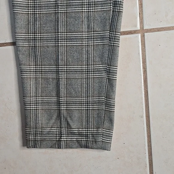 Zara Men's Black and White Checkered Dress Pants - Picture 3 of 7